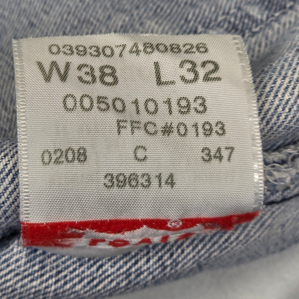 Levi Strauss Co Mens Jeans 501 Button Fly Blue Light Wash Y2K Distressed 38x32 - Picture 13 of 14